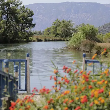 Sakligol Evleri Bed & Breakfast Camlikoy